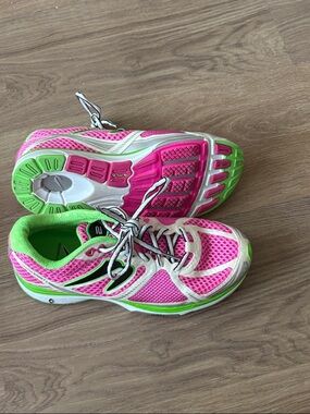 Newton Kismet 11 Neon Pink & Green Mesh Running Sneakers